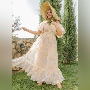 Ivy City Co Buttercup Dress size M - beautiful pink floral embroidery!